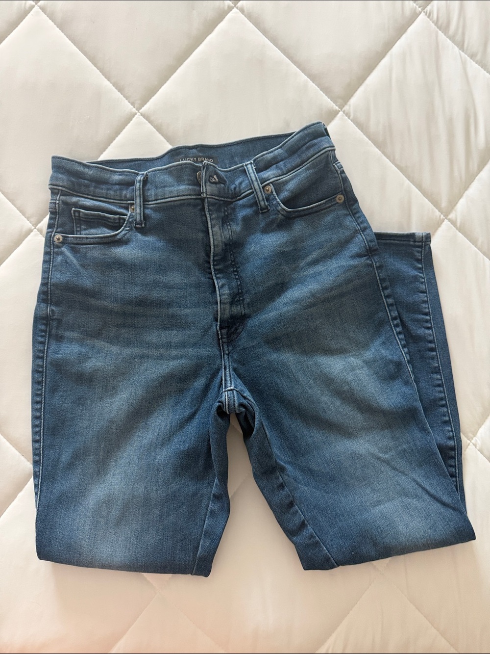 Lucky Brand Women's Skinny Jeans in Mid Blue